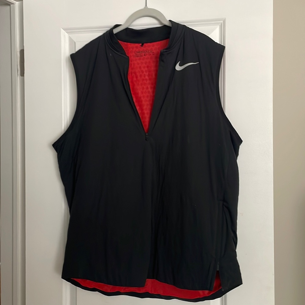 Nike golf vest black